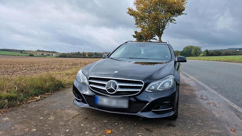 Gebraucht Mercedes E220 170 PS (125 kW) 2013 Schwarz Kombi