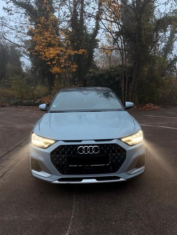 Grau Gebraucht 2021 Audi A1 Kleinwagen | 20.800 € (Guter Preis) - Bild 1/4
