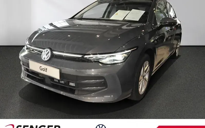 Second-hand VW Golf VIII Life 116 CP (85 kW) 2025 Berlinǎ