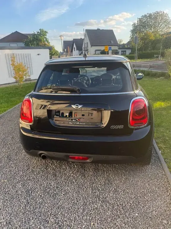 Używany Mini Cooper 136 KM (100 kW) 2017 Czarny Hatchback
