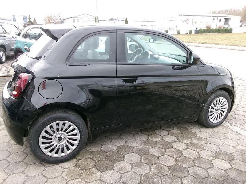 Neu Fiat 500 Pop 65 PS (47 kW) 2026 Schwarz Kleinwagen