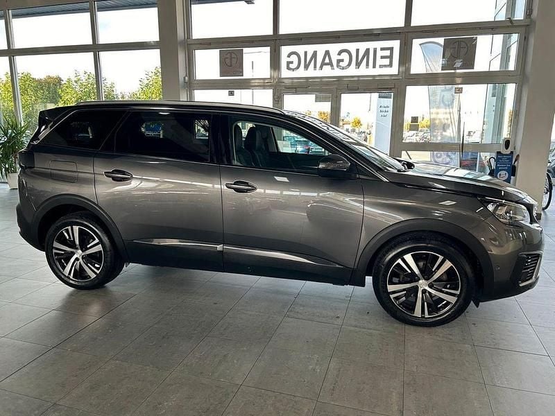 Gebraucht Peugeot 5008 Allure 181 PS (133 kW) 2020 Grau SUV