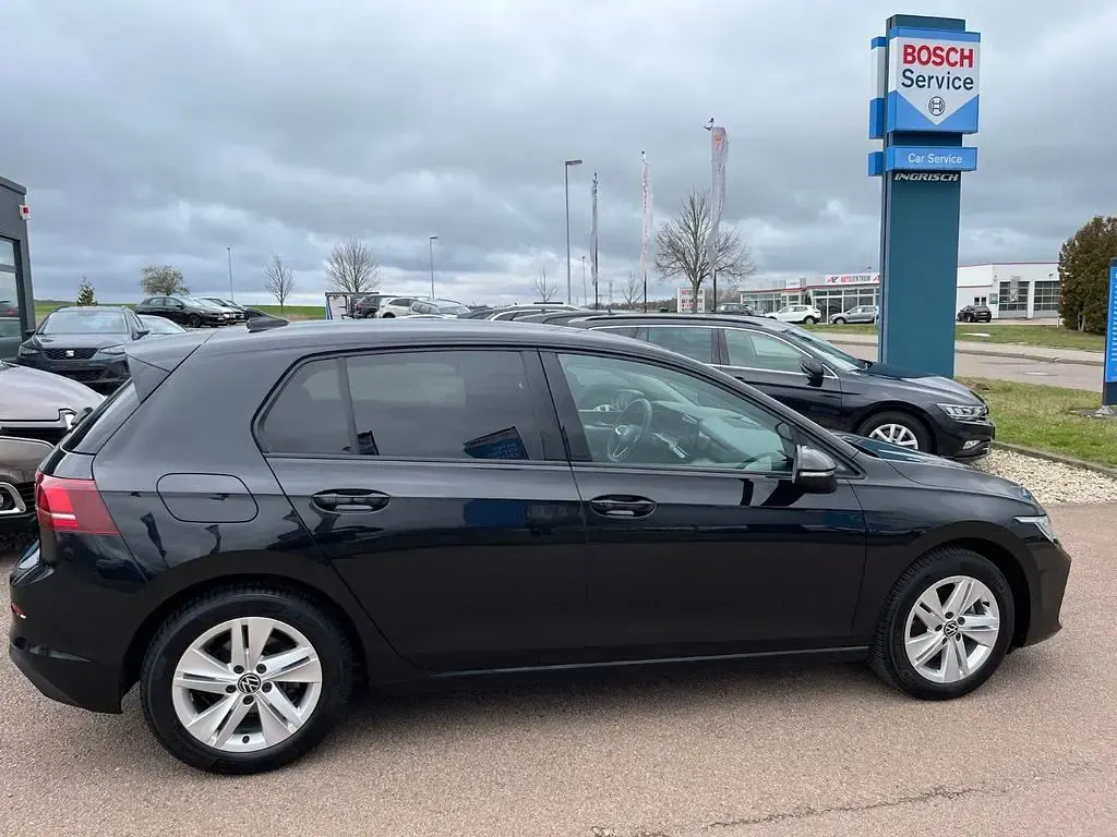 Gebraucht VW Golf VIII 150 PS (110 kW) 2025 Schwarz Limousine