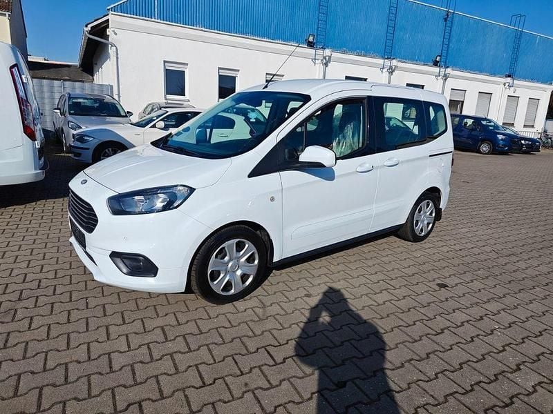 Gebraucht Ford Tourneo Courier Trend 101 PS (74 kW) 2019 Weiß Van / Kleinbus
