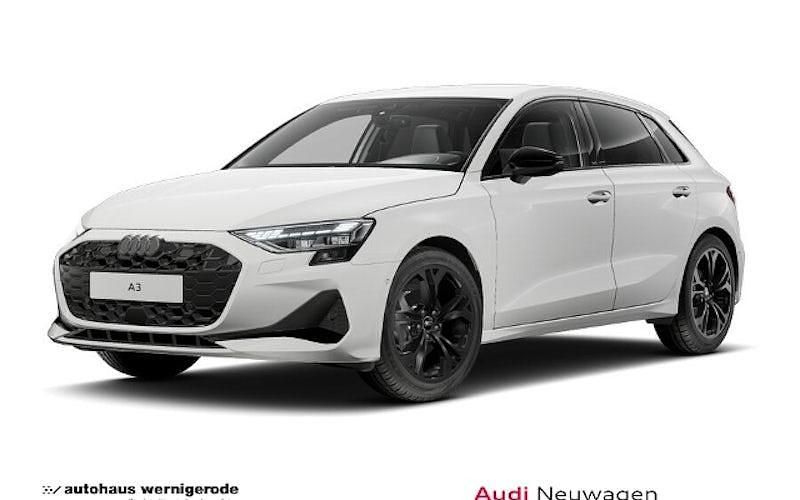 Arkonaweiß uni Gebraucht 2025 Audi A3 Sportback Advanced Limousine | 36.840 € (Fairer Preis) - Bild 1/4