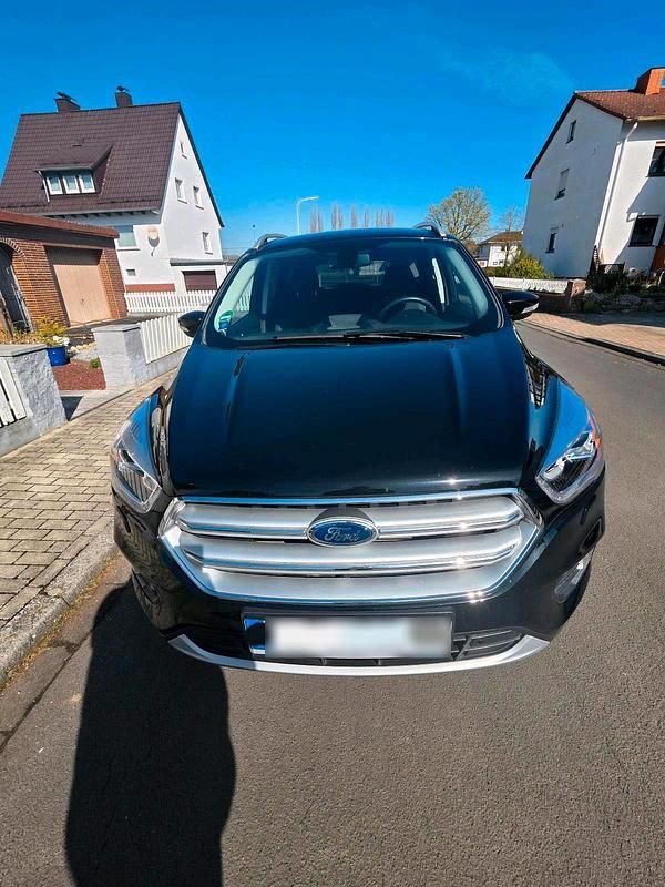 Gebraucht Ford Kuga Titanium 150 PS (110 kW) 2016 Schwarz SUV