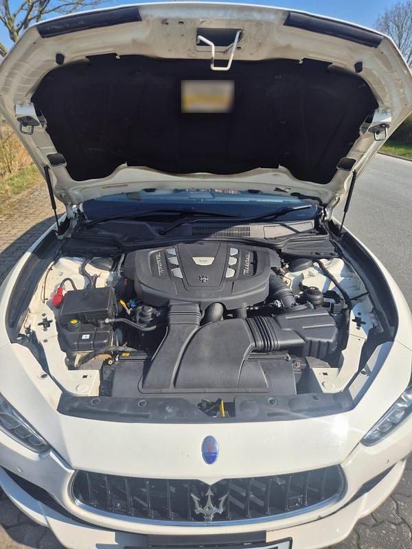 Gebraucht Maserati Ghibli 275 PS (202 kW) 2014 Weiß Limousine
