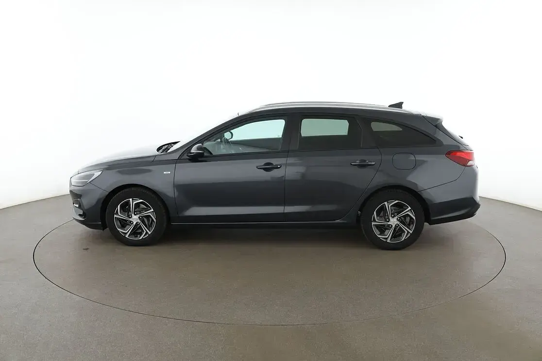 Gebraucht Hyundai i30 Intro Edition 159 PS (116 kW) 2020 Grau Kombi
