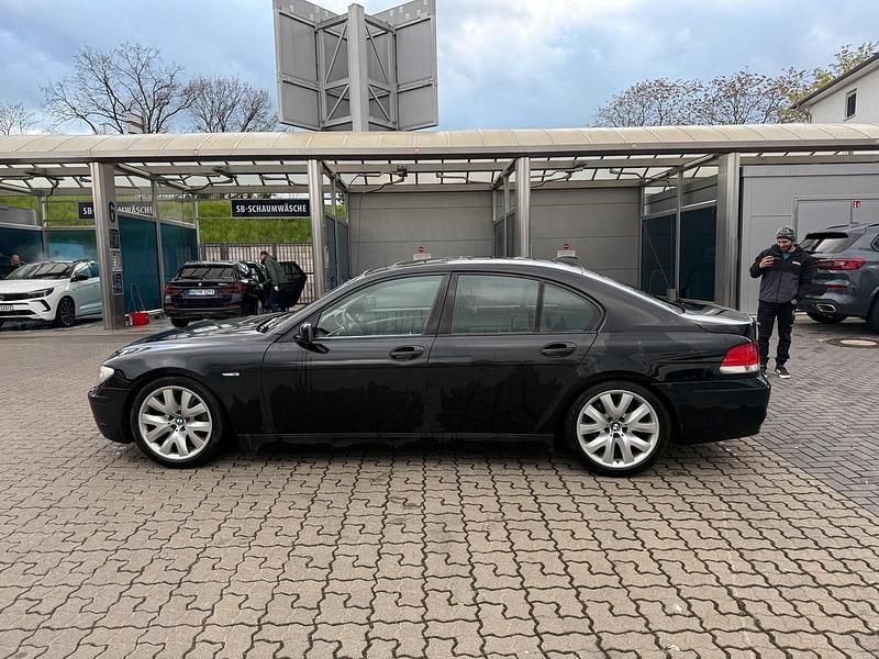Gebraucht BMW 750 367 PS (269 kW) 2006 Limousine