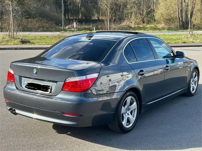 Gebraucht BMW 525 Advantage 197 PS (144 kW) 2008 Grau Limousine