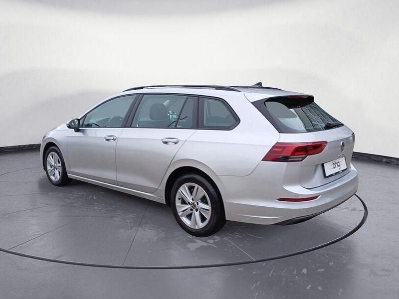 Gebraucht VW Golf VIII Life 131 PS (96 kW) 2023 Silber Kombi