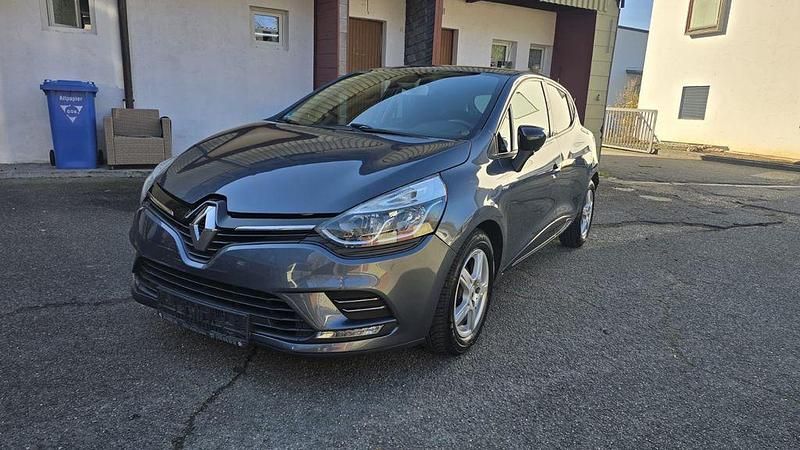 Grau Gebraucht 2017 Renault Clio IV LIMITED Limousine | 10.490 € (Fairer Preis) - Bild 1/4