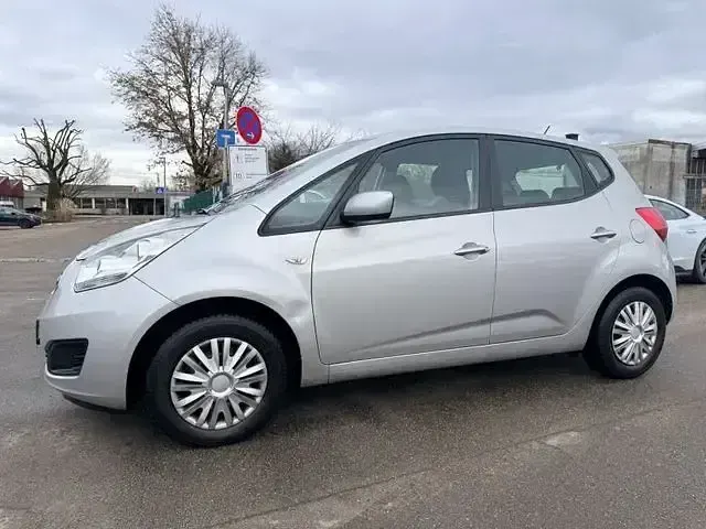 Gebraucht Kia Venga Edition 7 90 PS (66 kW) 2011 Silber Kleinwagen