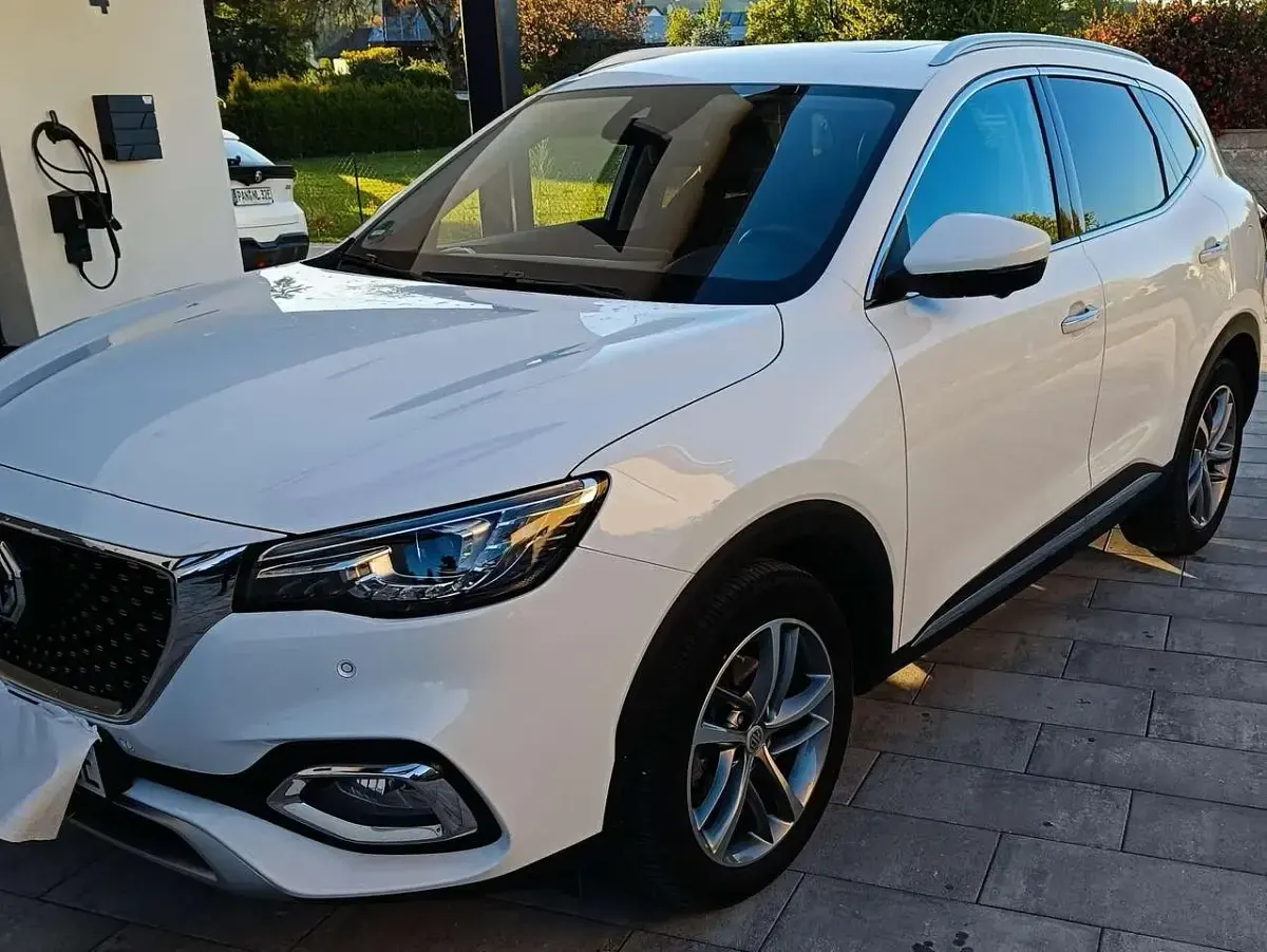 Second-hand MG EHS Luxury 258 CP (189 kW) 2022 Alb SUV