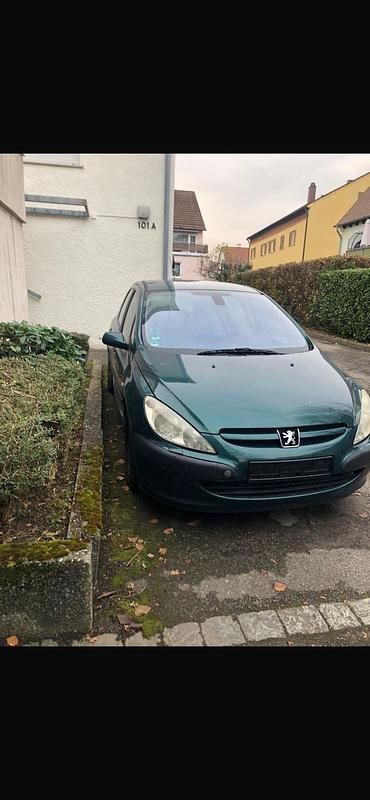 Grün Gebraucht 2002 Peugeot 307 Limousine | 800 € (Guter Preis) - Bild 1/4