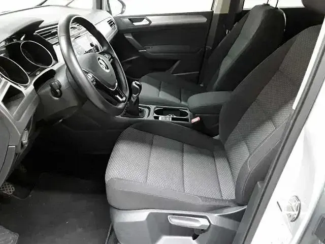 Gebraucht VW Touran Comfortline 122 PS (89 kW) 2021 Reflexsilber metallic Van / Kleinbus