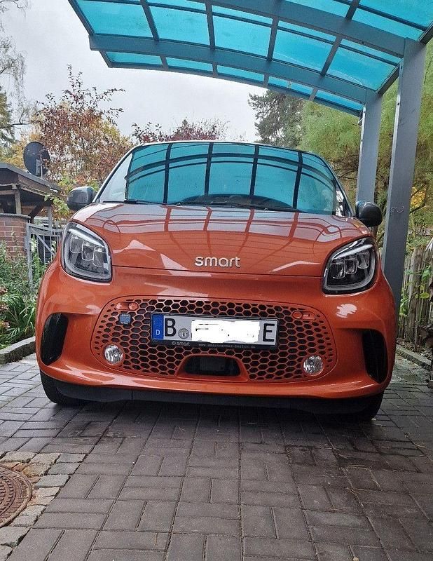 Orange Gebraucht 2021 Smart ForFour Electric Drive Passion Exclusive Kleinwagen | 10.800 € (Guter Preis) - Bild 1/4