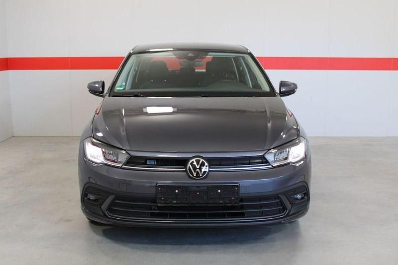 Gebraucht VW Polo Life 95 PS (69 kW) 2023 Grau Kleinwagen