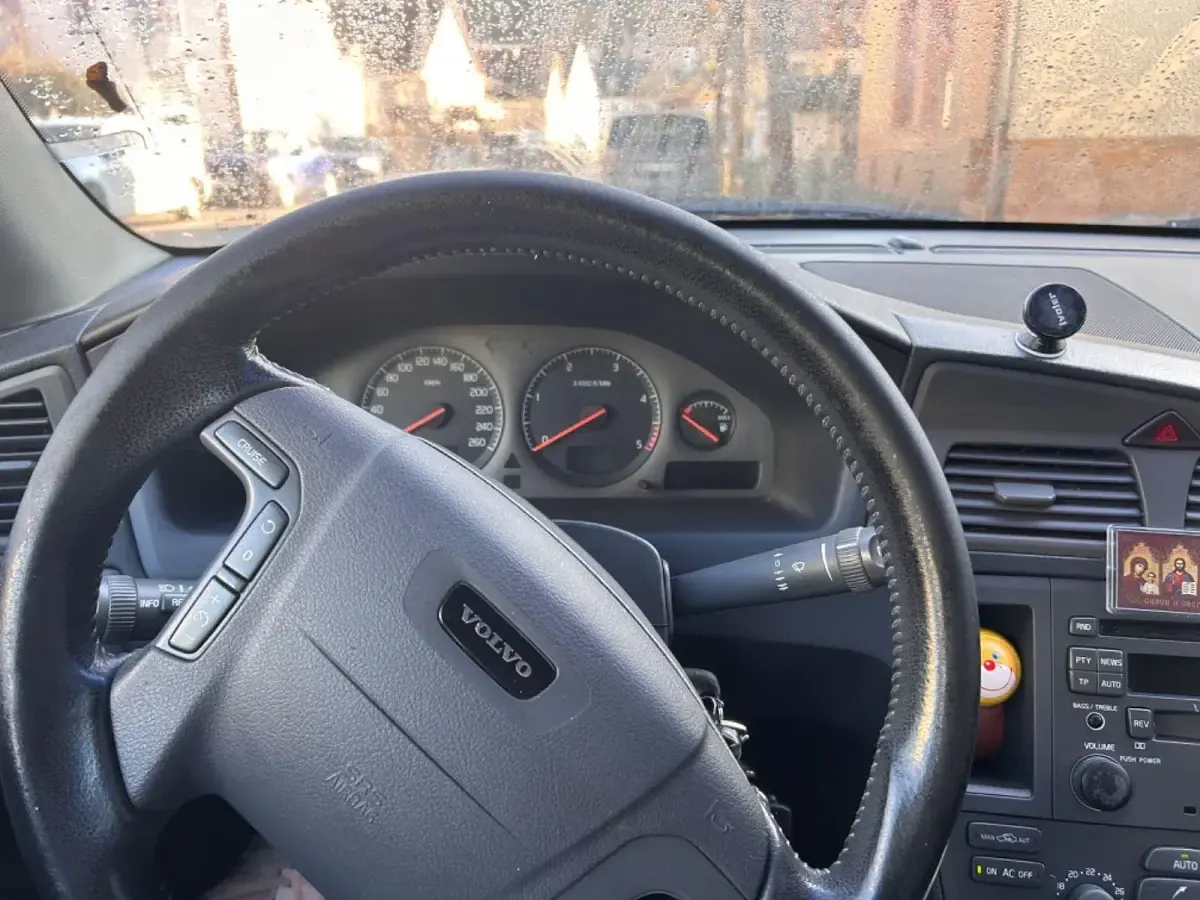 Gebraucht Volvo V70 140 PS (102 kW) 2000 Silber Kombi