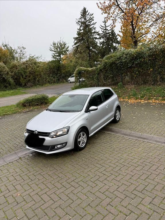 Silber Gebraucht 2014 VW Polo Life Kleinwagen | 5.500 € (Fairer Preis) - Bild 1/4