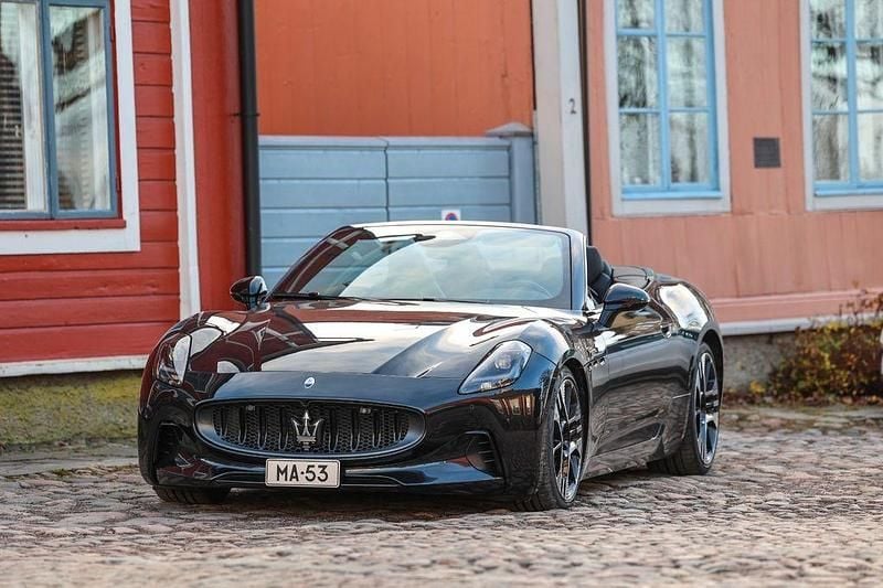 Gebraucht Maserati GranCabrio 559 kW (761 PS) 2024 Schwarz Cabrio