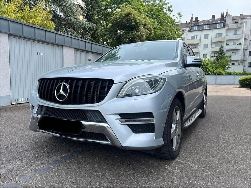 Silber Gebraucht 2013 Mercedes ML350 AMG SUV | 13.950 € (Superpreis) - Bild 1/4