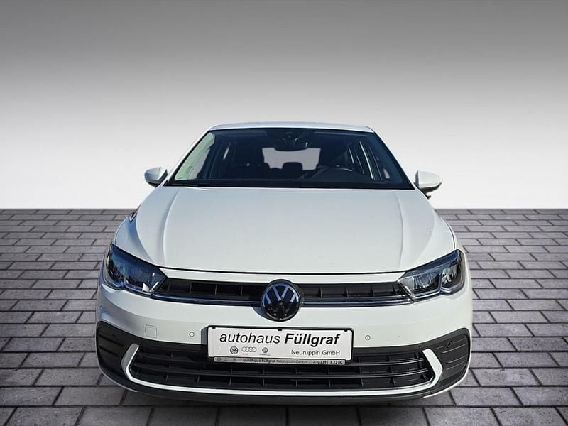 Second-hand VW Polo Life 80 CP (58 kW) 2024 Alb Berlinǎ