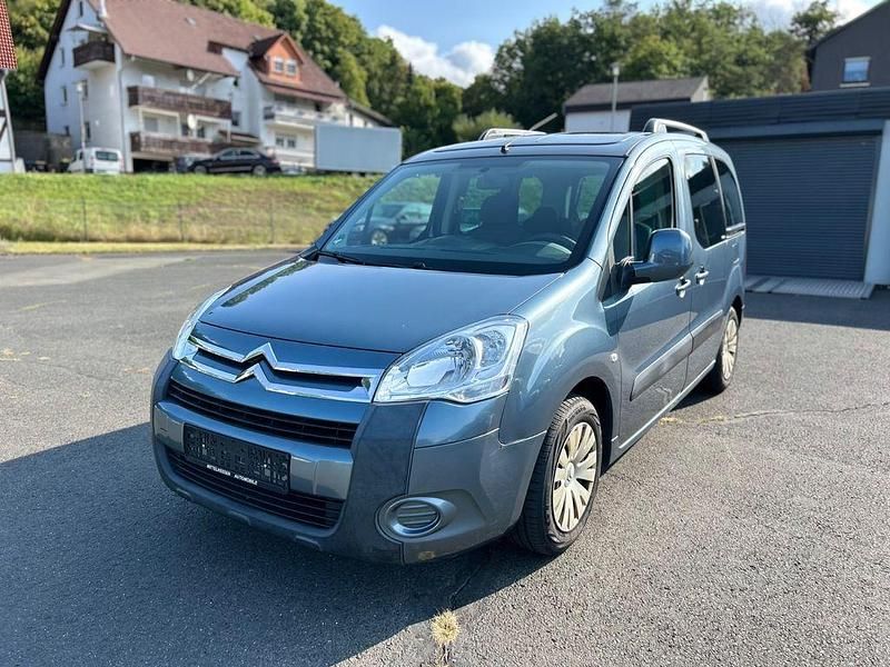 Grau Gebraucht 2010 Citroën Berlingo Van / Kleinbus | 5.900 € (Fairer Preis) - Bild 1/4