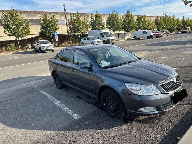 Grau Gebraucht 2009 Skoda Octavia Elegance Limousine | 6.300 € - Bild 1/4