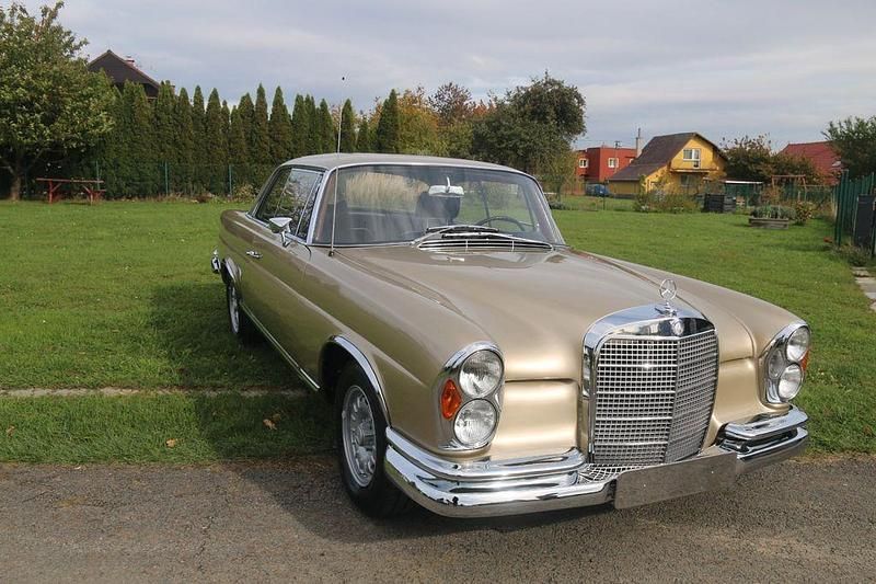 Gold Gebraucht 1968 Mercedes W111 SE Coupé | 80.000 € - Bild 1/4
