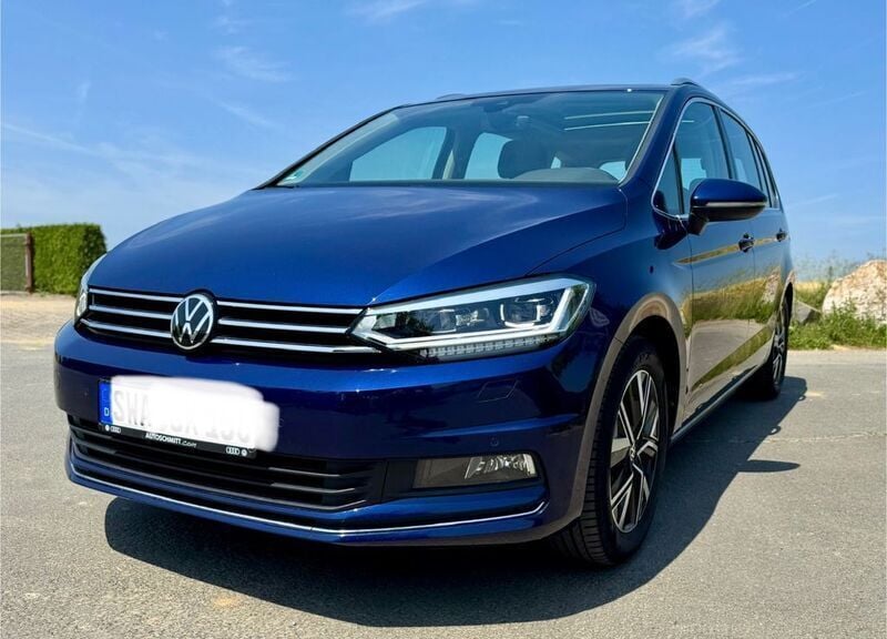 Blau Gebraucht 2021 VW Touran Highline Van / Kleinbus | 25.750 € (Superpreis) - Bild 1/4