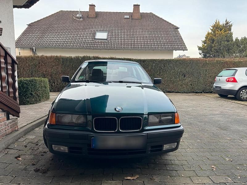 Grün Gebraucht 1996 BMW 316 Compact Kleinwagen | 1.800 € - Bild 1/4