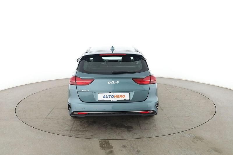 Gebraucht Kia Ceed Vision 140 PS (102 kW) 2024 Blau Kleinwagen