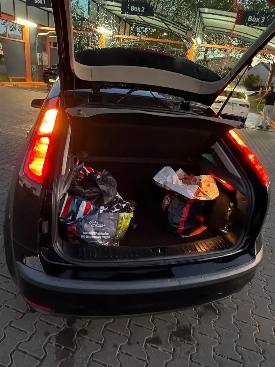 Usata Ford Focus 116 CV (85 kW) 2006 Nero Utilitaria