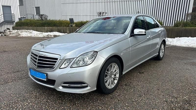 Gebraucht Mercedes E200 Avantgarde 136 PS (100 kW) 2012 Silber Limousine