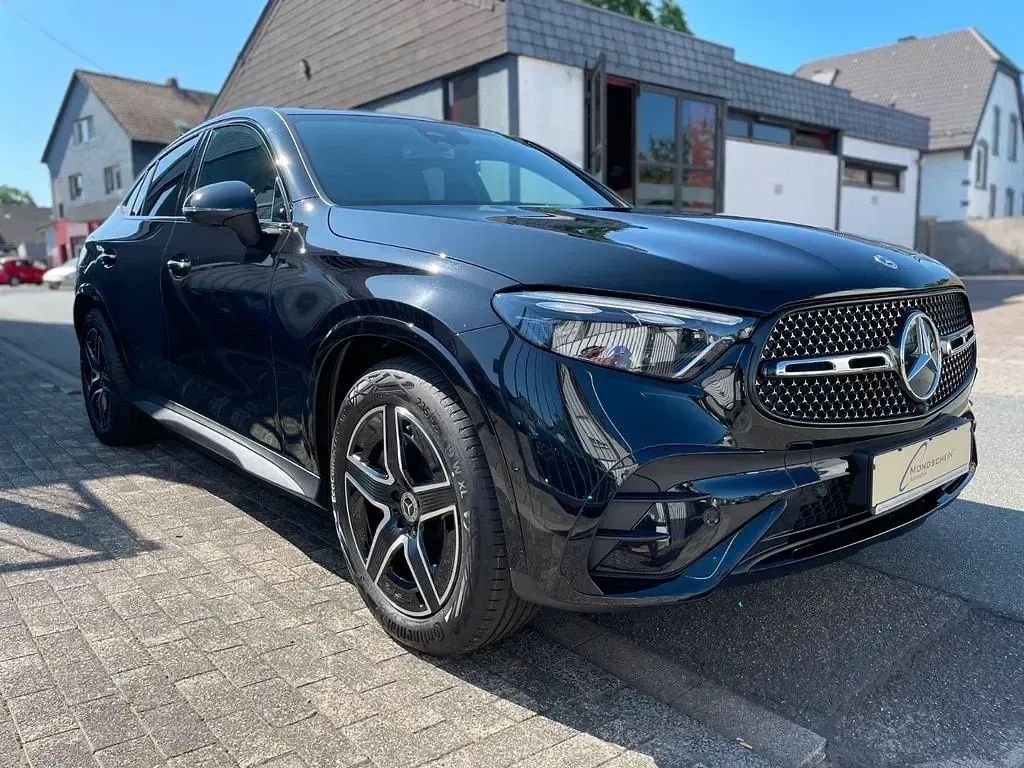 Gebraucht Mercedes GLC200 AMG 163 PS (119 kW) 2025 Schwarz SUV
