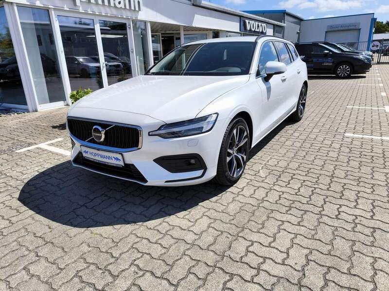 Crystal white pearl / metallic Gebraucht 2024 Volvo V60 Core Kombi | 39.990 € (Fairer Preis) - Bild 1/4