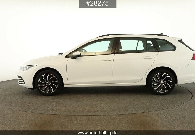 Gebraucht VW Golf VIII Life 116 PS (85 kW) 2022 Pure white Kombi