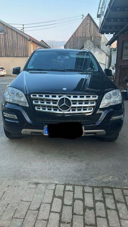 Gebraucht Mercedes ML300 204 PS (150 kW) 2010 Schwarz SUV