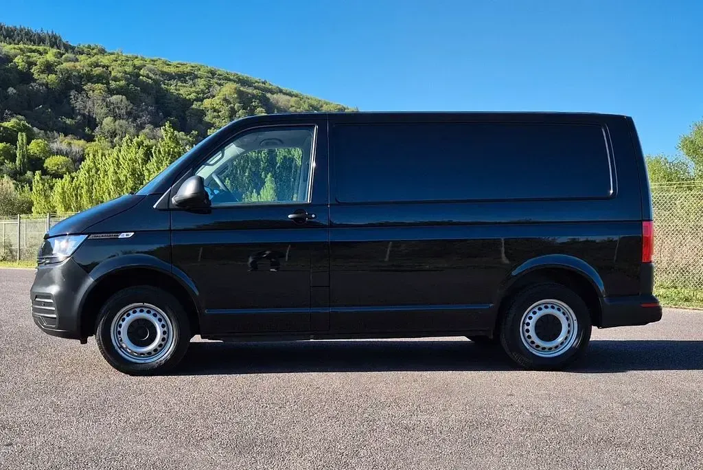 Używany VW Transporter 110 KM (80 kW) 2021 Czarny Van