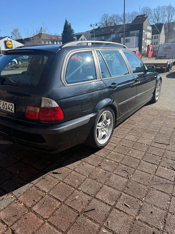 Używany BMW 320 150 KM (110 kW) 2002 Czarny Kombi