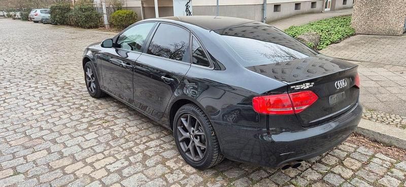 Gebraucht Audi A4 Attraction 160 PS (117 kW) 2008 Schwarz Limousine