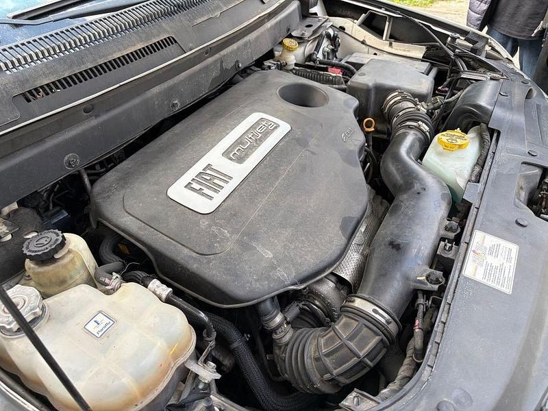 Second-hand Fiat Freemont Black Code 170 CP (125 kW) 2015 Alb SUV