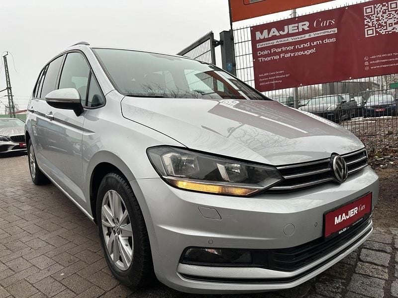 Gebraucht VW Touran 150 PS (110 kW) 2019 Silber Van / Kleinbus