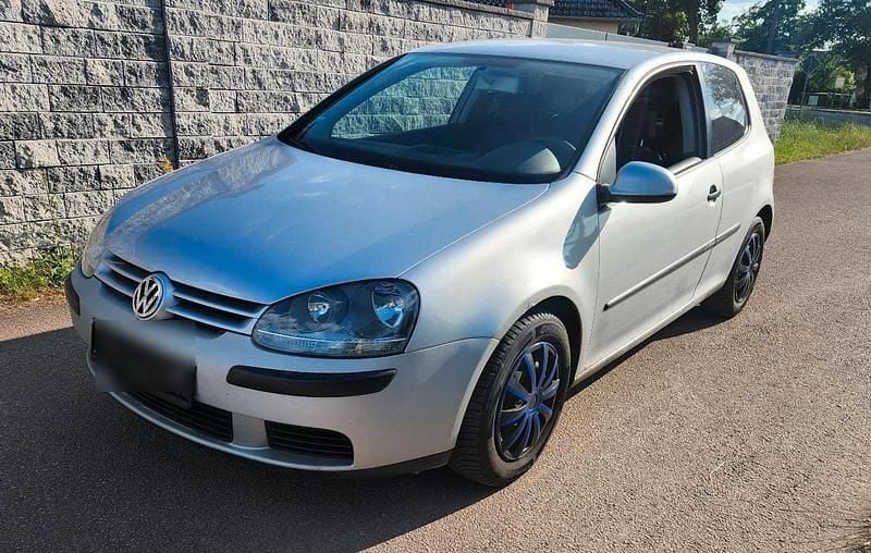 Silber Gebraucht 2004 VW Golf IV Limousine | 1.000 € (Superpreis) - Bild 1/4