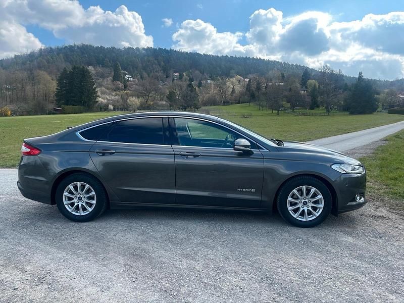 Gebraucht Ford Mondeo 190 PS (139 kW) 2016 Grau Limousine
