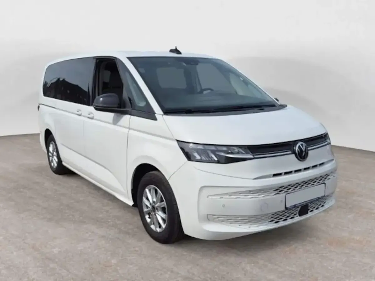 Gebraucht VW Multivan Life 136 PS (100 kW) 2022 Weiß Van / Kleinbus