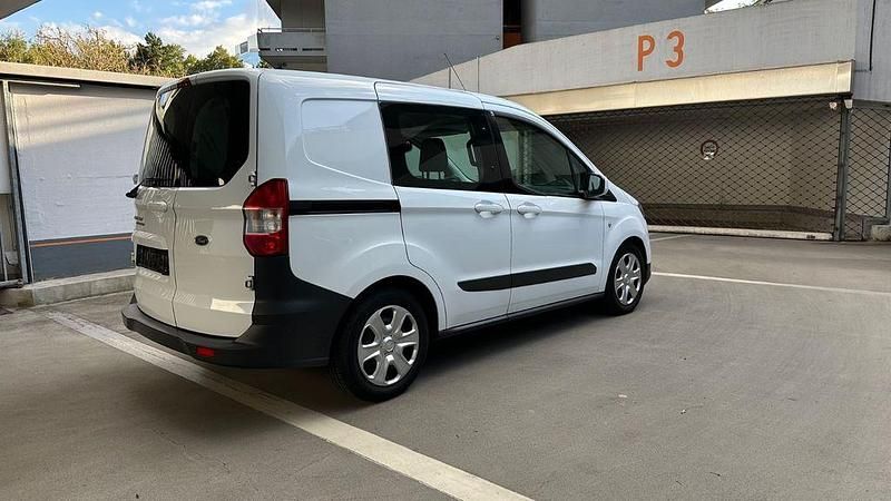 Gebraucht Ford Transit Trend 101 PS (74 kW) 2020 Weiß Kombi