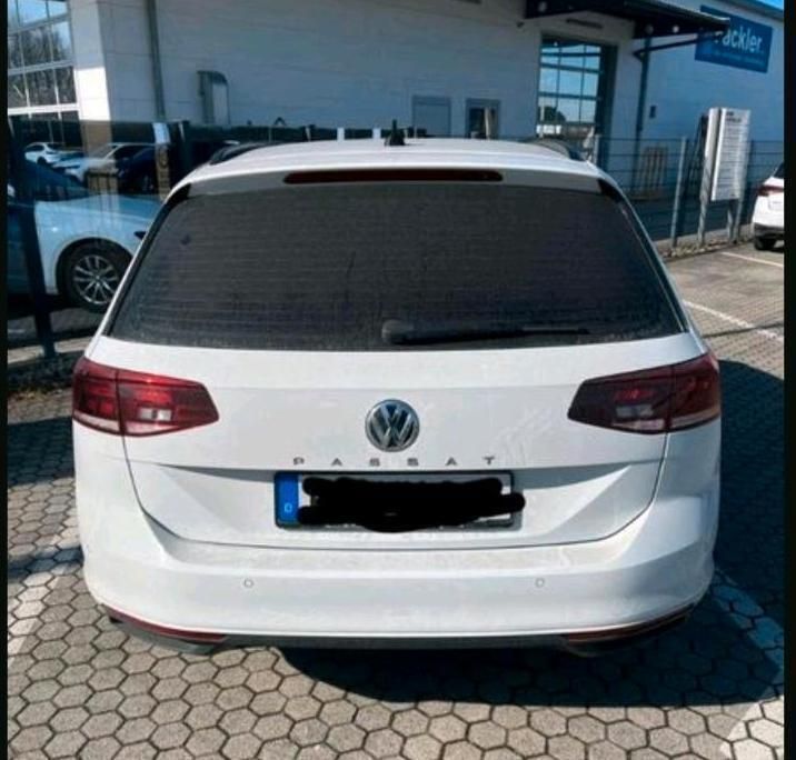 Weiß Gebraucht 2019 VW Passat Business Kombi | 19.500 € (Superpreis) - Bild 1/4