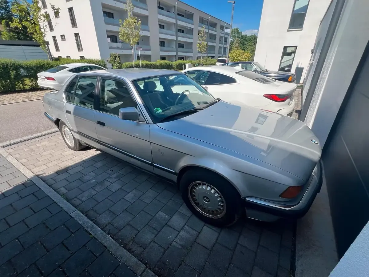 Gebraucht BMW 730 188 PS (138 kW) 1989 Silber Limousine
